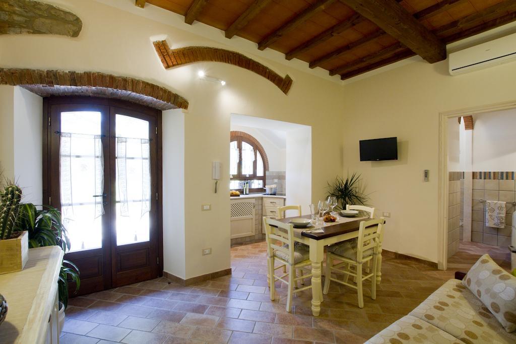 Il Bottaccio Casa Di Campagna Venturina Terme Oda fotoğraf